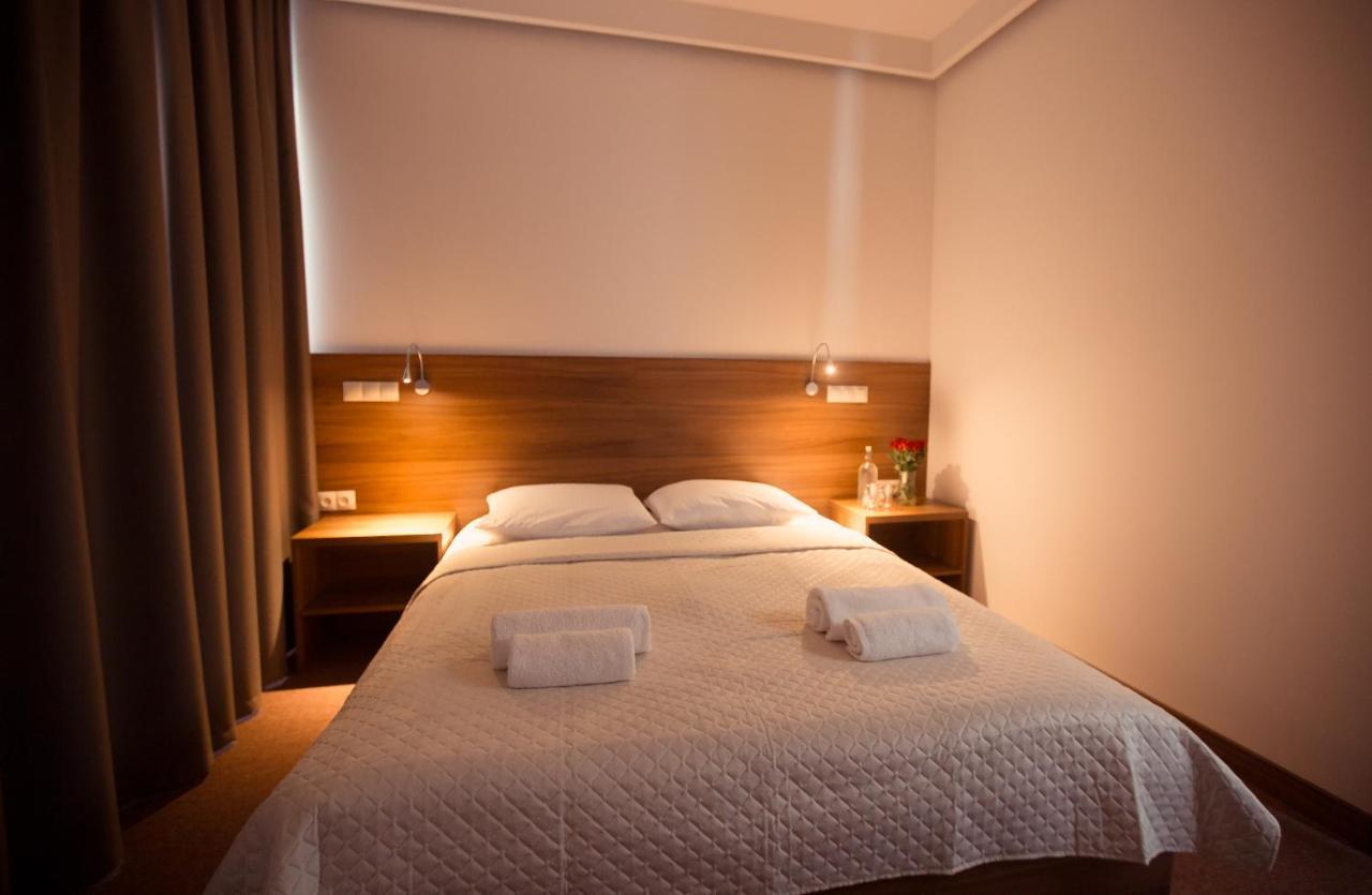Hotel Rubin Stara Blotnica ภายนอก รูปภาพ