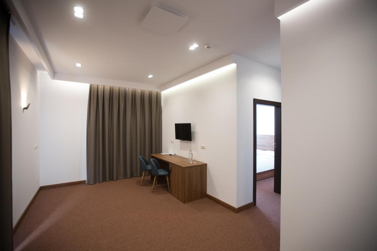 Hotel Rubin Stara Blotnica ภายนอก รูปภาพ