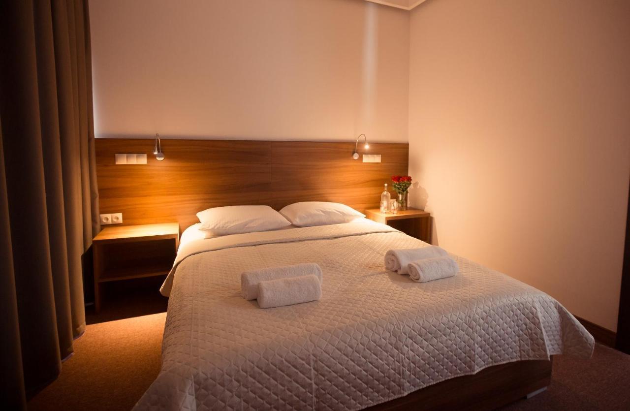 Hotel Rubin Stara Blotnica ภายนอก รูปภาพ