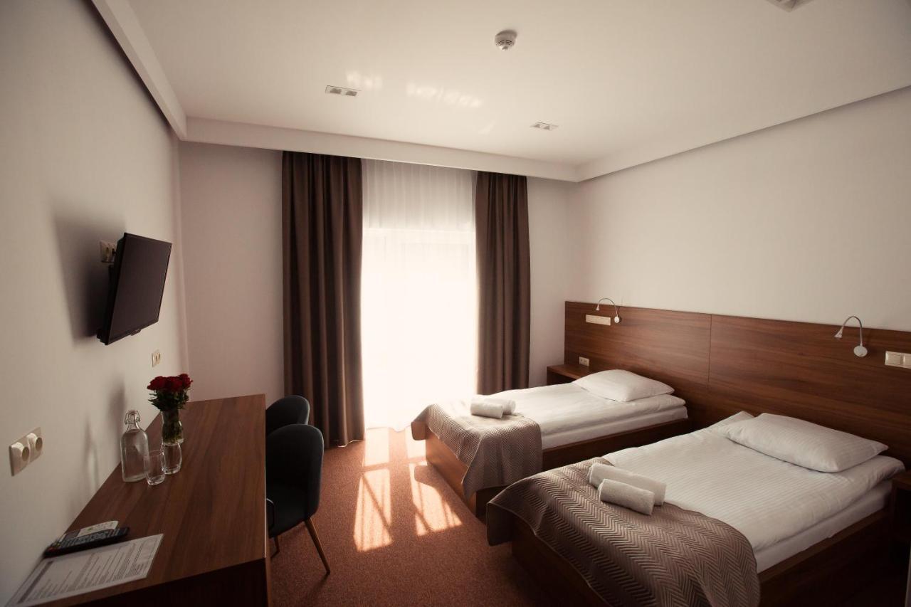 Hotel Rubin Stara Blotnica ภายนอก รูปภาพ