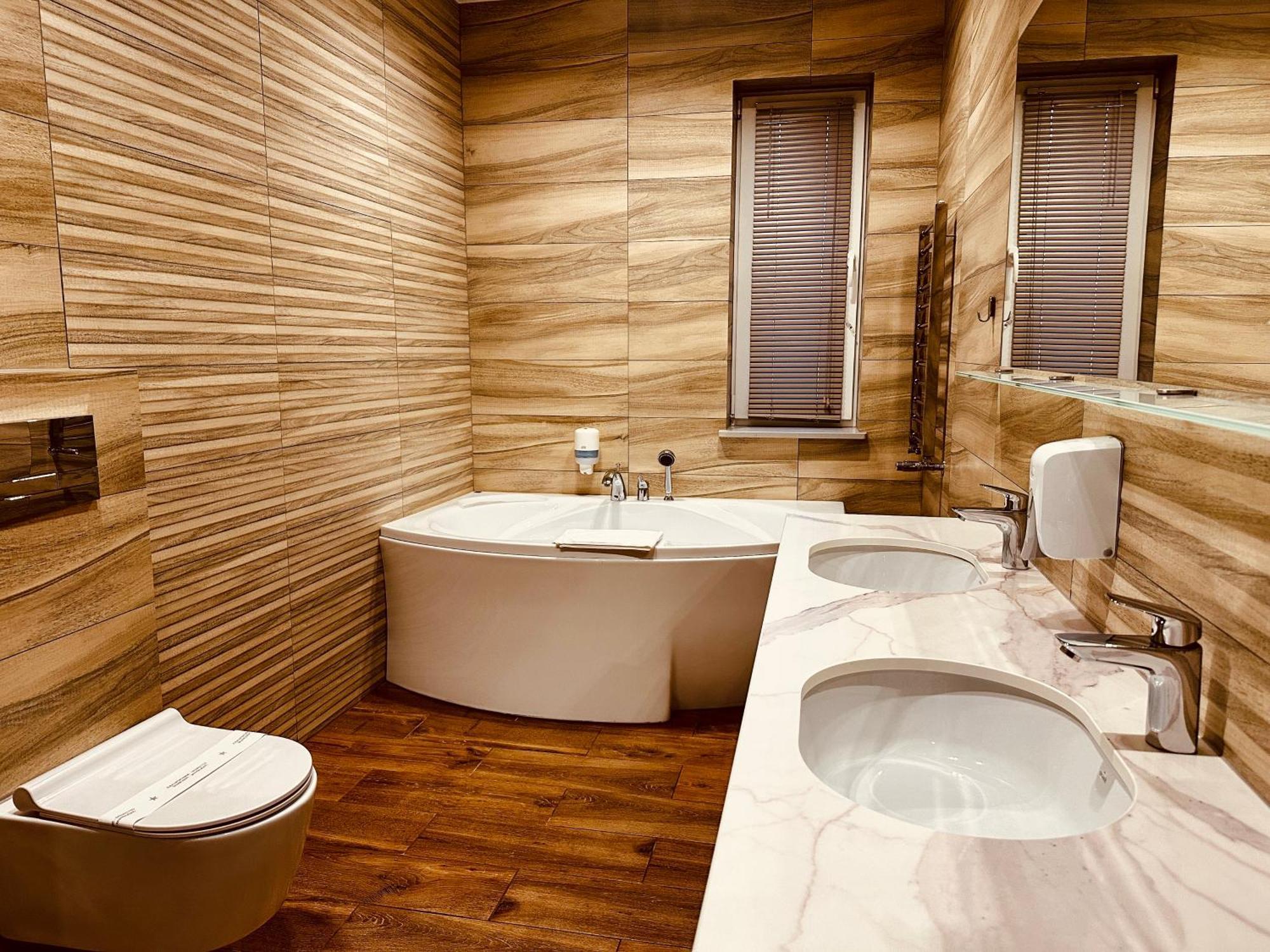 Hotel Rubin Stara Blotnica ภายนอก รูปภาพ