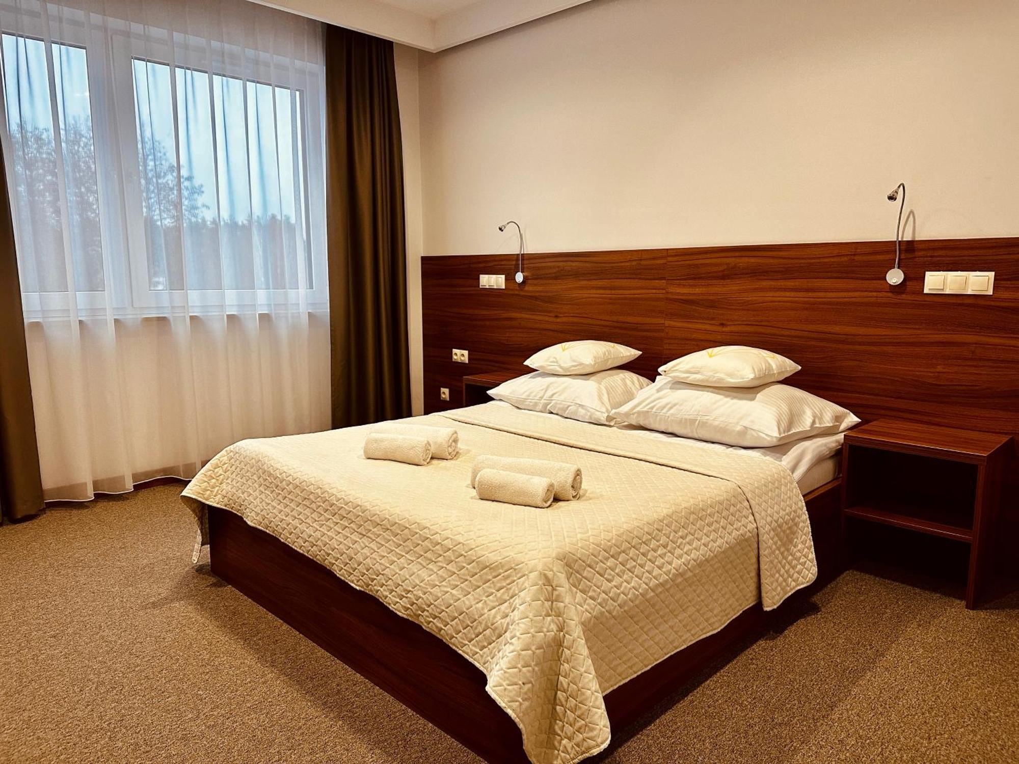 Hotel Rubin Stara Blotnica ภายนอก รูปภาพ